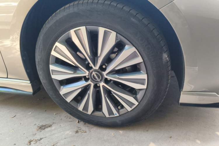 Used Nissan Teana 2022 2.0L XL-Upr Enjoyment Edition Right Front Wheel Hub
