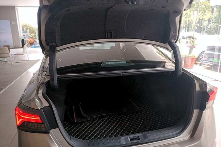 Used Nissan Teana 2022 2.0L XL-Upr Enjoyment Edition Trunk