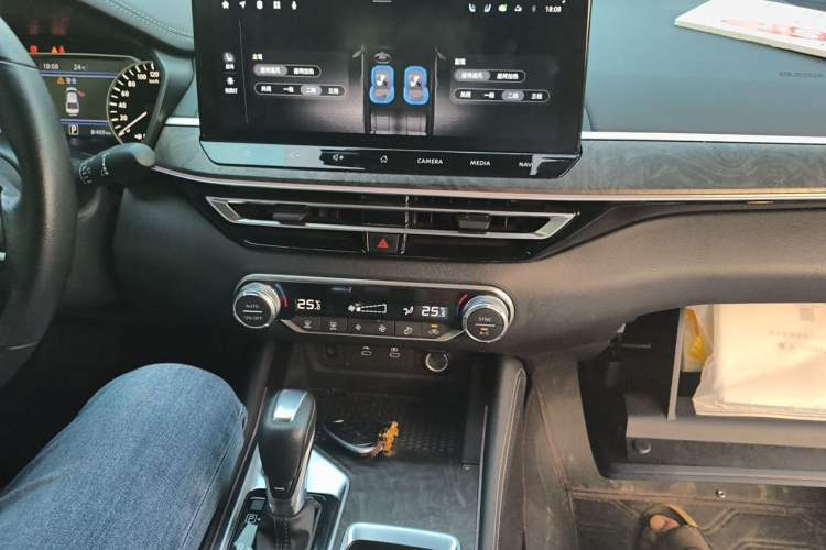 Used Nissan Teana 2022 2.0L XL-Upr Enjoyment Edition Audio And AC Panel