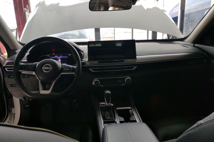 Used Nissan Teana 2022 2.0L XL-Upr Enjoyment Edition Center Console