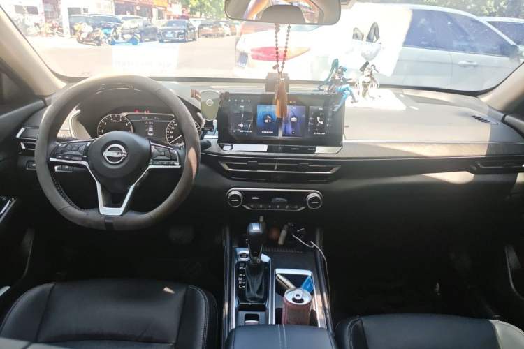 Used Nissan Teana 2022 2.0L XL-Upr Enjoyment Edition Center Console