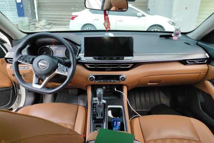 Used Nissan Teana 2022 2.0L XL-Upr Enjoyment Edition Center Console