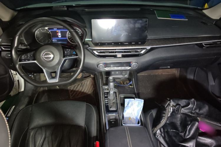 Used Nissan Teana 2022 2.0L XL-Upr Enjoyment Edition Center Console