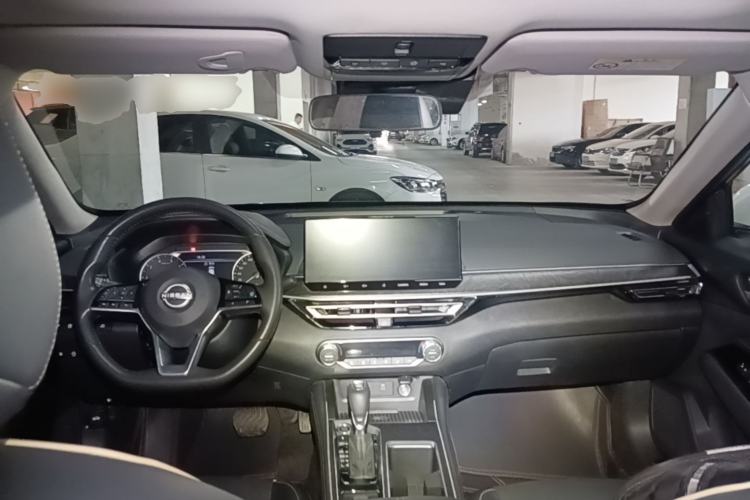 Used Nissan Teana 2022 2.0L XL-Upr Enjoyment Edition Center Console