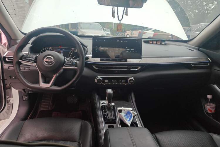 Used Nissan Teana 2022 2.0L XL-Upr Enjoyment Edition Center Console