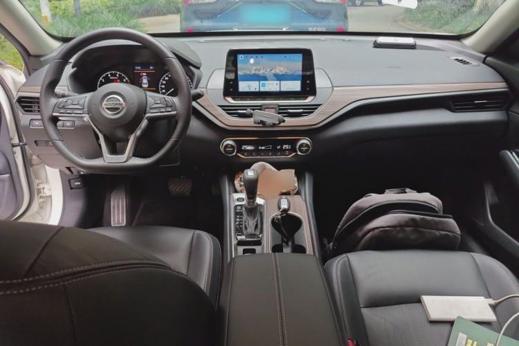 Used Nissan Teana 2022 2.0L XL-Upr Enjoyment Edition Center Console