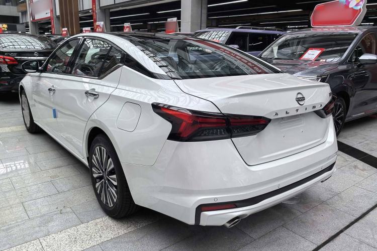 Used Nissan Teana 2022 2.0L XL-TLS Enjoyment Edition Exterior 2