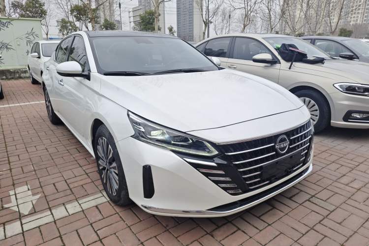 Used Nissan Teana 2022 2.0L XL-TLS Enjoyment Edition Front Right 45 Deg