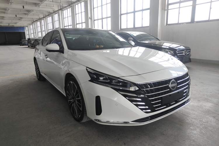 Used Nissan Teana 2022 2.0T XL Enjoyment Edition Front Right 45 Deg