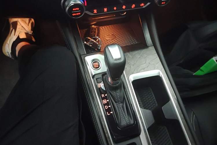 Used Nissan Teana 2022 2.0L XL-TLS Enjoyment Edition Gear Lever