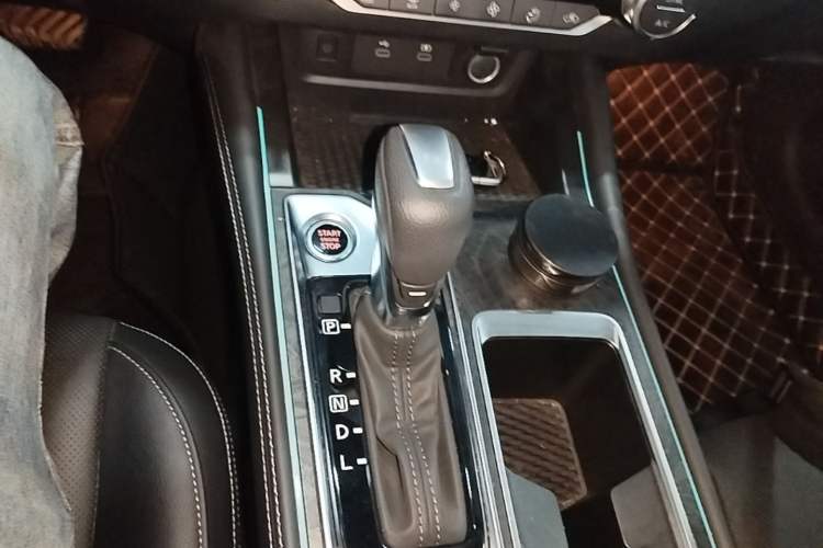 Used Nissan Teana 2022 2.0L XL-Upr Enjoyment Edition Gear Lever