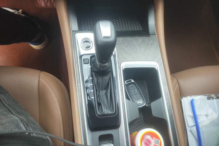 Used Nissan Teana 2022 2.0L XL-Upr Enjoyment Edition Gear Lever