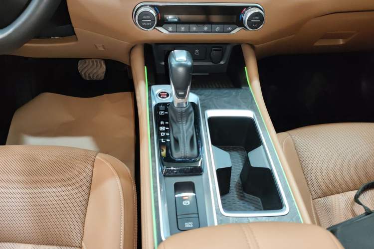 Used Nissan Teana 2022 2.0L XL-Upr Enjoyment Edition Gear Lever
