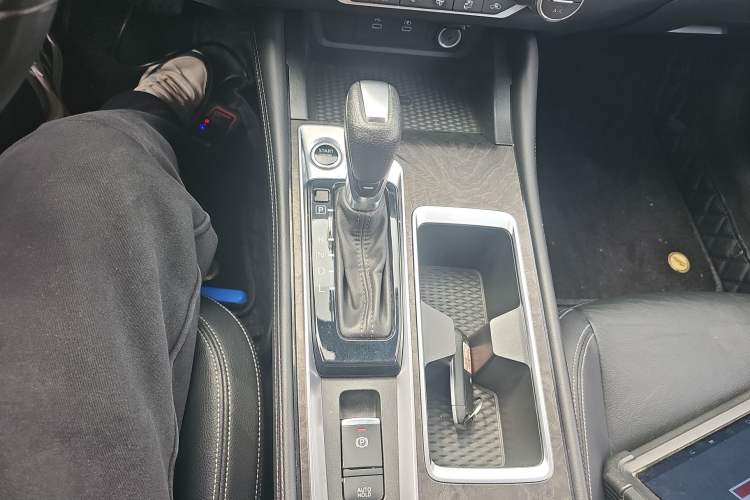 Used Nissan Teana 2022 2.0L XL-TLS Enjoyment Edition Gear Lever