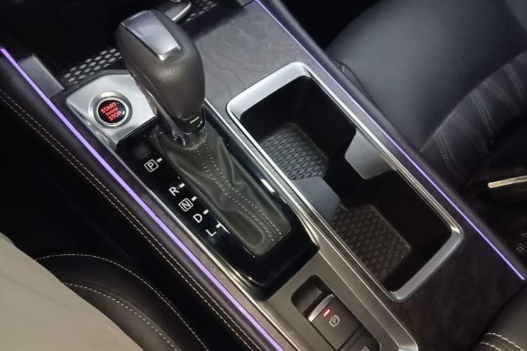 Used Nissan Teana 2022 2.0L XL-Upr Enjoyment Edition Gear Lever