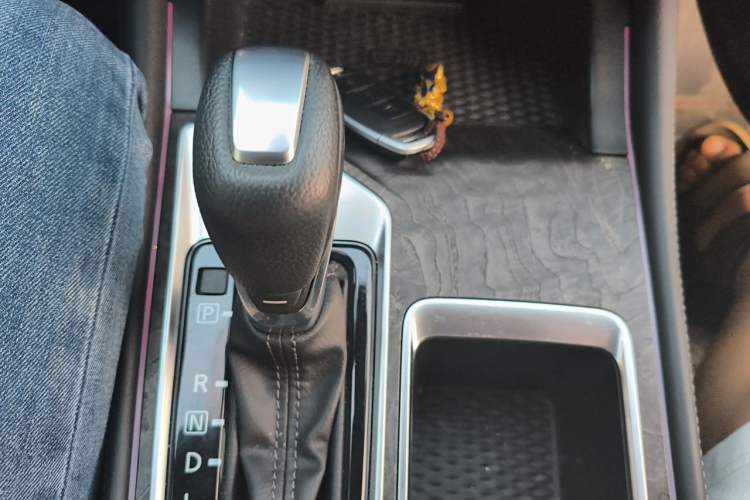 Used Nissan Teana 2022 2.0L XL-Upr Enjoyment Edition Gear Lever