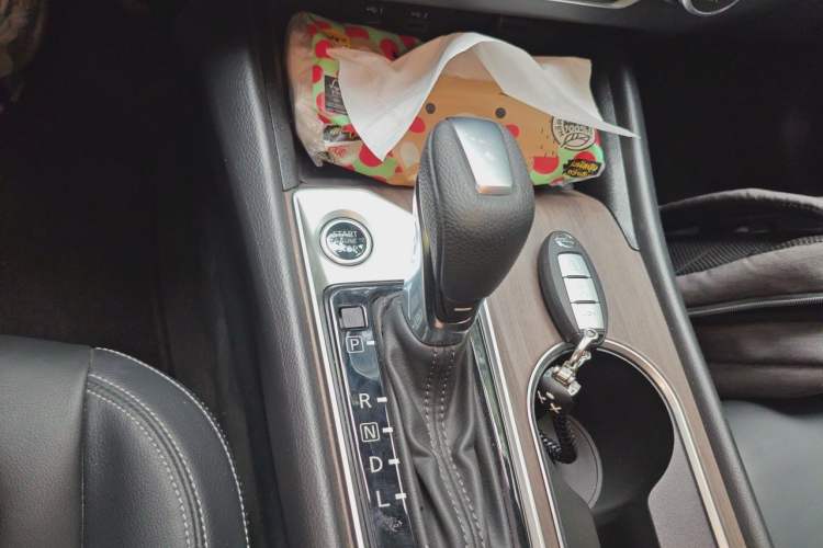 Used Nissan Teana 2022 2.0L XL-Upr Enjoyment Edition Gear Lever