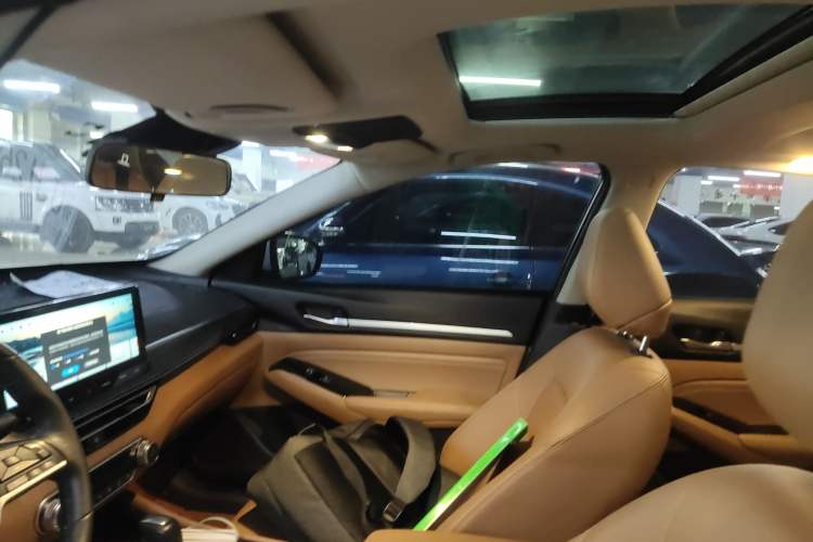 Used Nissan Teana 2022 2.0L XL-TLS Enjoyment Edition Headliner
