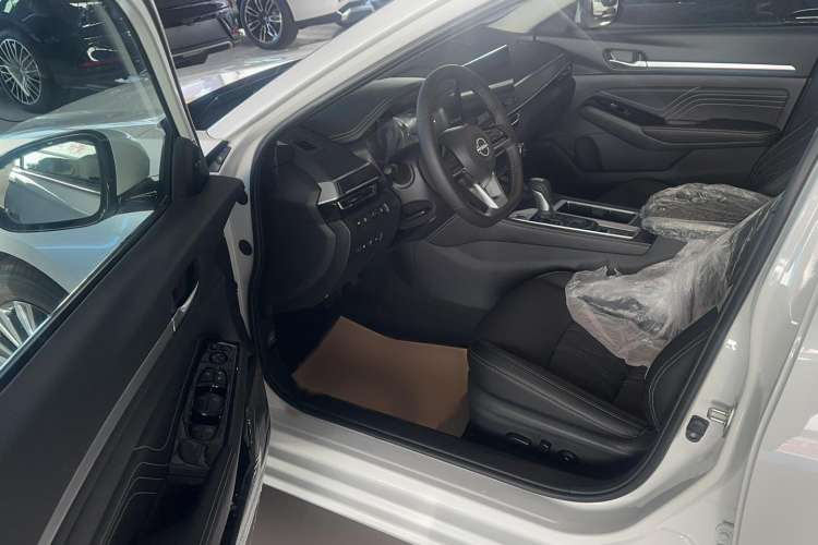 Used Nissan Teana 2022 2.0L XL-Upr Enjoyment Edition Interior 2