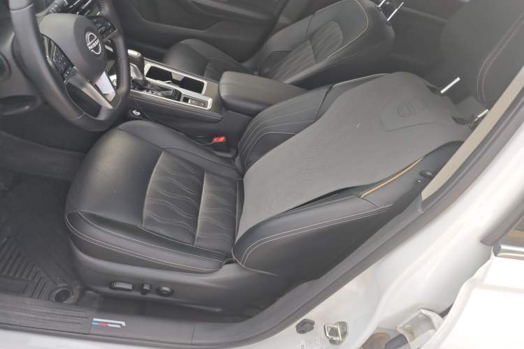 Used Nissan Teana 2022 2.0L XL-Upr Enjoyment Edition Interior 3