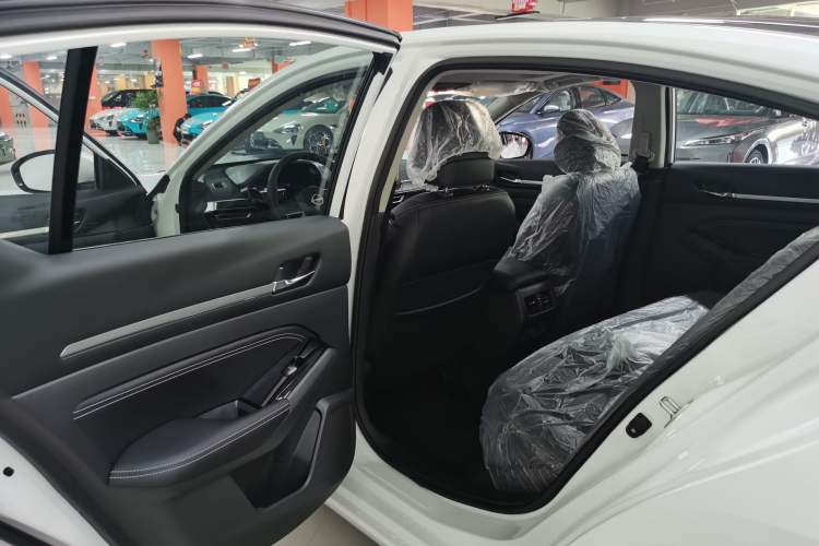 Used Nissan Teana 2022 2.0L XL-TLS Enjoyment Edition Interior 9