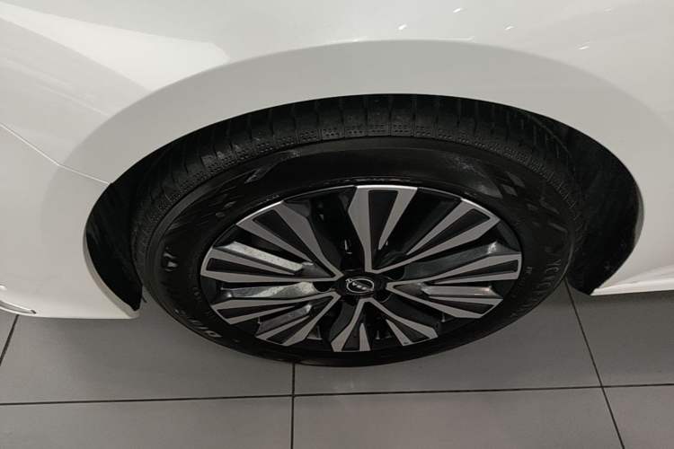 Used Nissan Teana 2022 2.0L XL-TLS Enjoyment Edition Left Front Wheel Hub