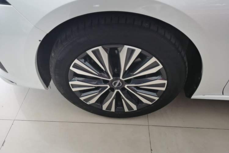 Used Nissan Teana 2022 2.0L XL-Upr Enjoyment Edition Left Front Wheel Hub