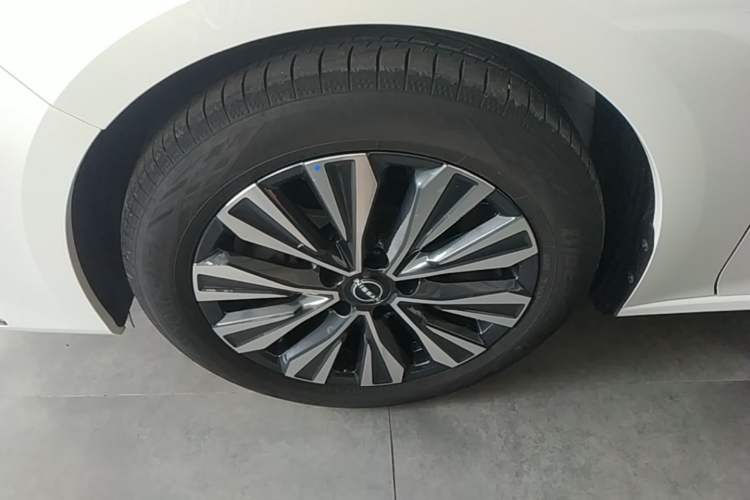 Used Nissan Teana 2022 2.0L XL-TLS Enjoyment Edition Left Front Wheel Hub