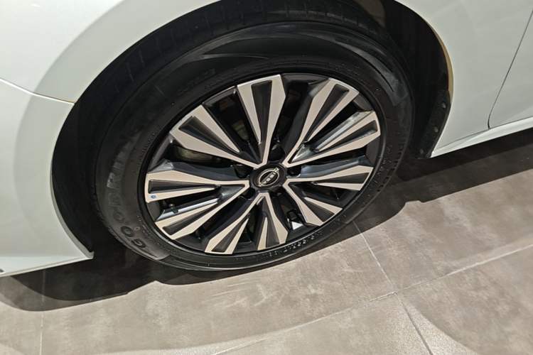 Used Nissan Teana 2022 2.0L XL-TLS Enjoyment Edition Left Front Wheel Hub