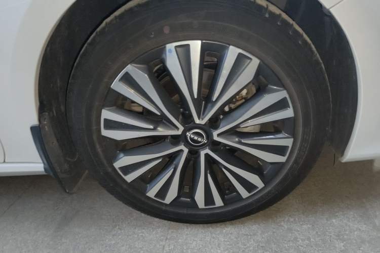 Used Nissan Teana 2022 2.0L XL-Upr Enjoyment Edition Right Front Wheel Hub