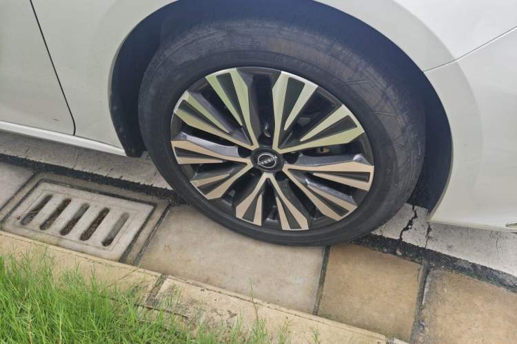 Used Nissan Teana 2022 2.0L XL-TLS Enjoyment Edition Right Front Wheel Hub