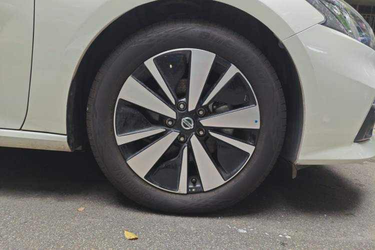 Used Nissan Teana 2022 2.0L XL-Upr Enjoyment Edition Right Front Wheel Hub