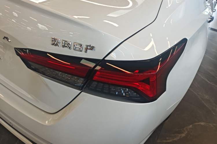 Used Nissan Teana 2022 2.0L XL-TLS Enjoyment Edition Right Rear Taillight