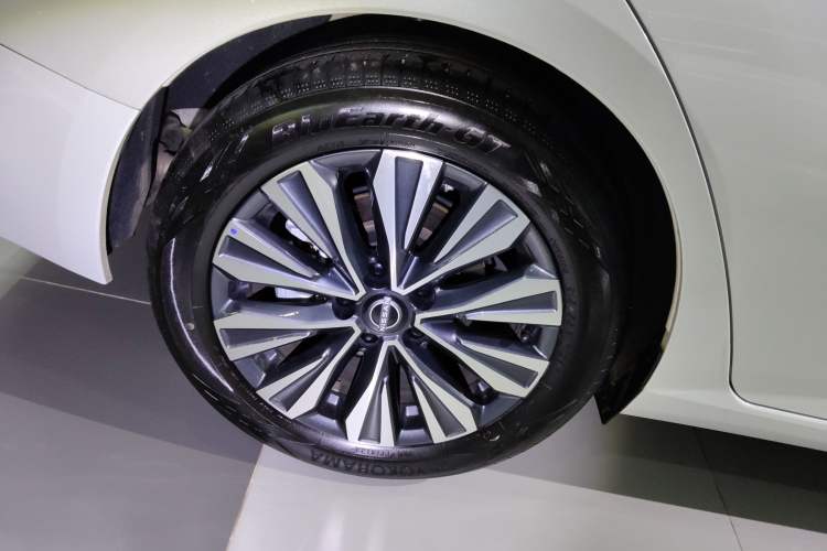 Used Nissan Teana 2022 2.0L XL-TLS Enjoyment Edition Right Rear Wheel Hub