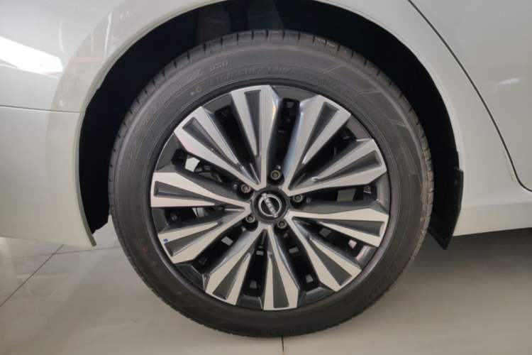 Used Nissan Teana 2022 2.0L XL-Upr Enjoyment Edition Right Rear Wheel Hub