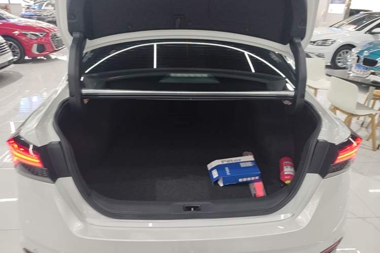 Used Nissan Teana 2022 2.0L XL-Upr Enjoyment Edition Trunk