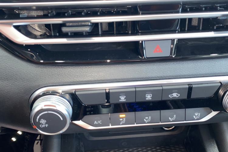 Used Nissan Teana 2024 2.0L XE Genuine Edition Audio And AC Panel