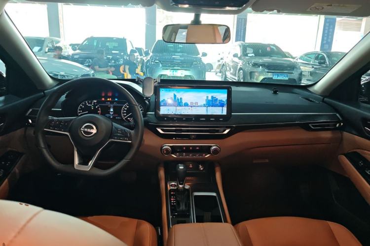 Used Nissan Teana 2024 2.0L XE Genuine Edition Center Console