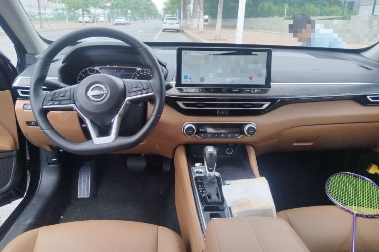 Used Nissan Teana 2024 2.0L SV Black Gold Edition Center Console