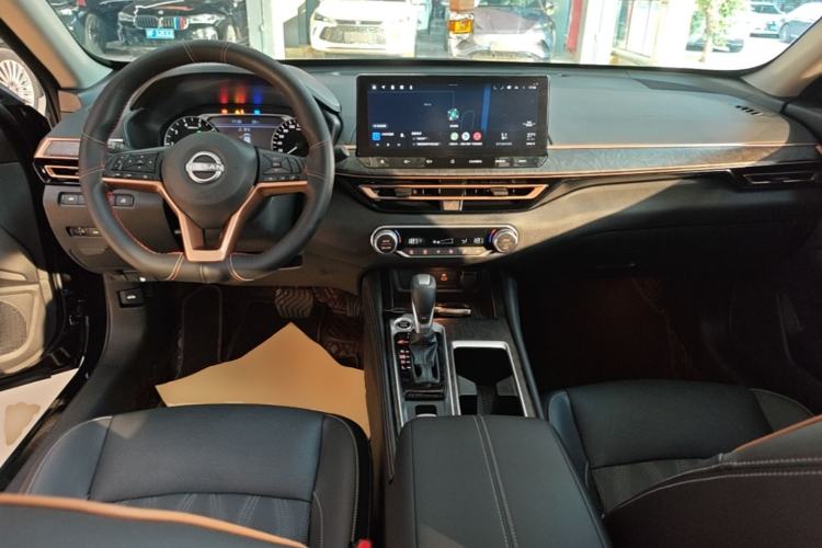 Used Nissan Teana 2024 2.0L SV Black Gold Edition Center Console