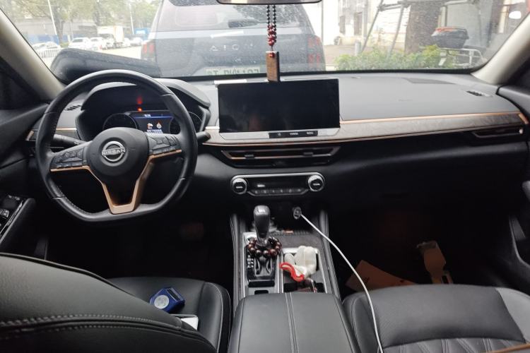 Used Nissan Teana 2024 2.0L SV Black Gold Edition Center Console