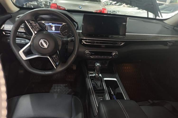 Used Nissan Teana 2024 2.0L SV Black Gold Edition Center Console