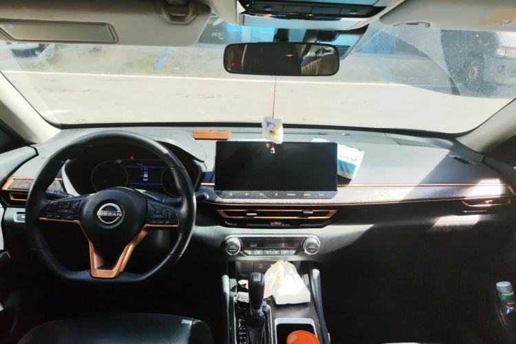 Used Nissan Teana 2024 2.0L SV Black Gold Edition Center Console