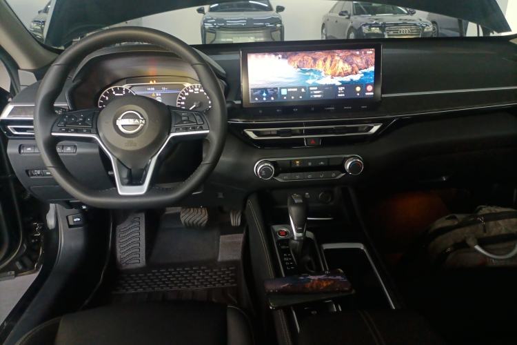 Used Nissan Teana 2024 2.0L XE Genuine Edition Center Console