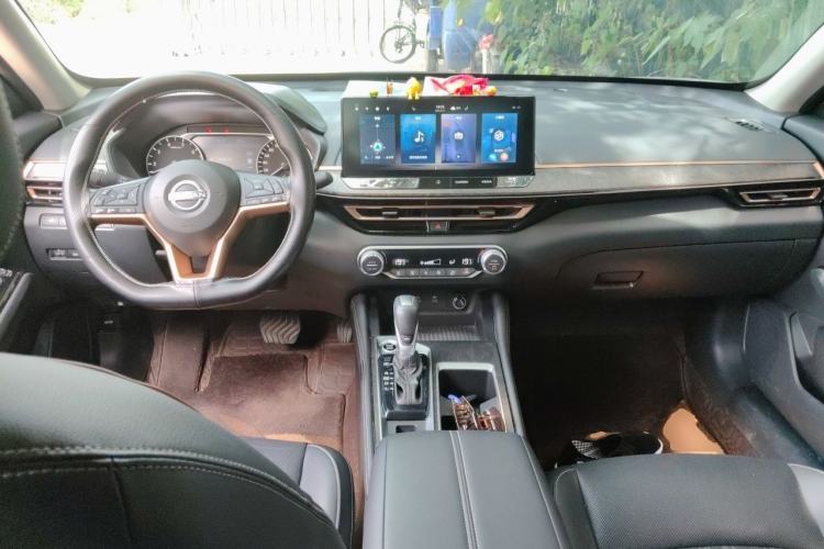 Used Nissan Teana 2024 2.0L SV Black Gold Edition Center Console