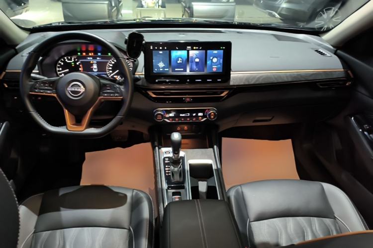 Used Nissan Teana 2024 2.0L SV Black Gold Edition Center Console