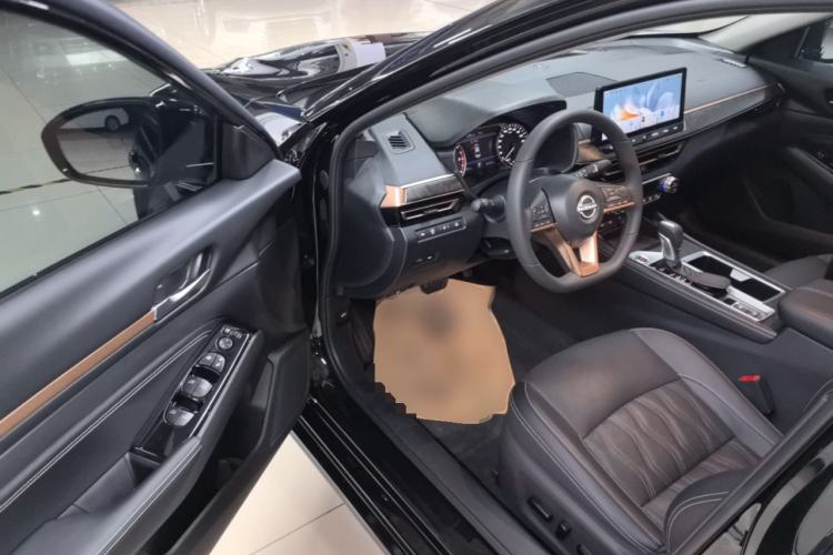 Used Nissan Teana 2024 2.0L SV Black Gold Edition Driver Seat