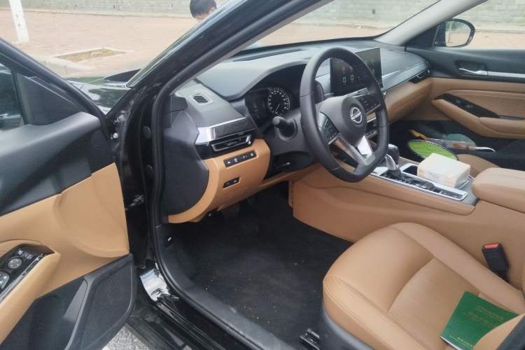 Used Nissan Teana 2024 2.0L SV Black Gold Edition Driver Seat