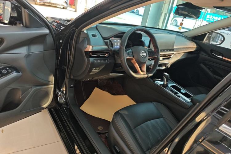 Used Nissan Teana 2024 2.0L SV Black Gold Edition Driver Seat