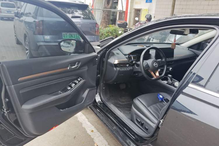 Used Nissan Teana 2024 2.0L SV Black Gold Edition Driver Seat